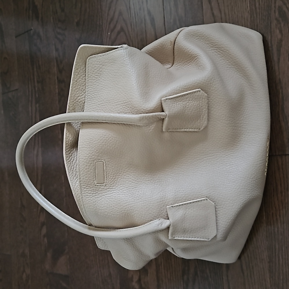 Burberry Baynard Nude Bag - AUTHENTIC